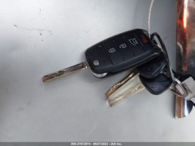 KNDJN2A27F7171121 KIA Soul Base