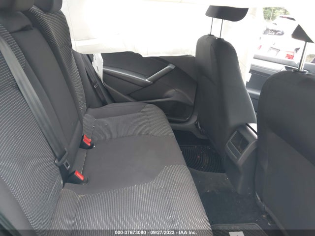 1VWAS7A37GC053803 Volkswagen Passat 1.8t S
