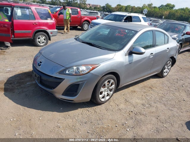 2011 MAZDA MAZDA3 VIN: JM1BL1UG9B1375850