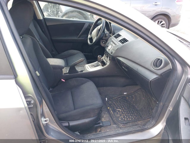 2011 MAZDA MAZDA3 VIN: JM1BL1UG9B1375850