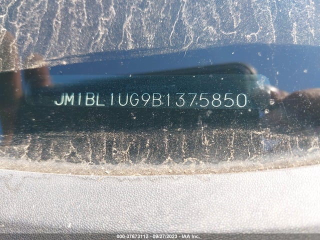 2011 MAZDA MAZDA3 VIN: JM1BL1UG9B1375850