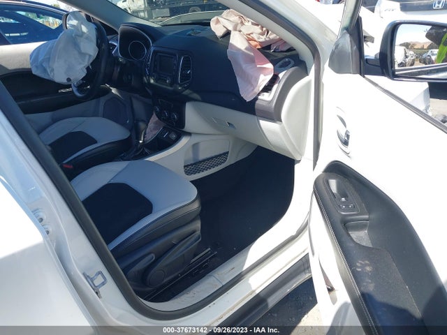 Jeep Compass Latitude W/sun/wheel Pkg 2018 3C4NJCBB1JT460968 Image 5
