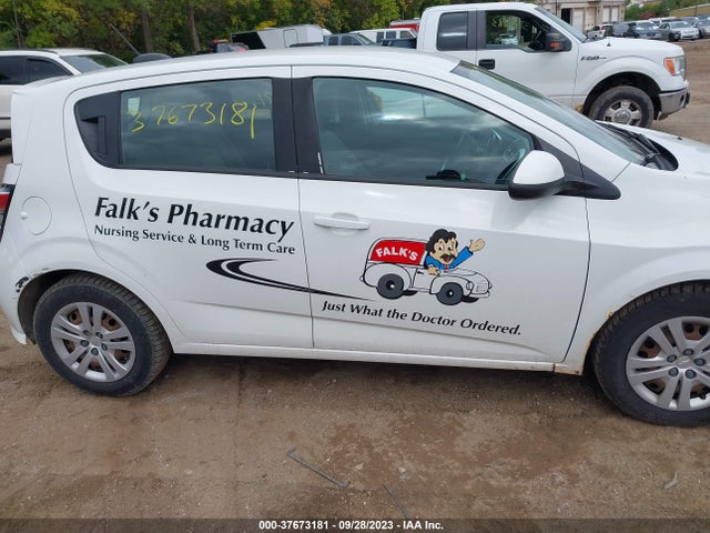 Chevrolet SONIC LT 2017 1G1JG6SHXH4144688 Image 13