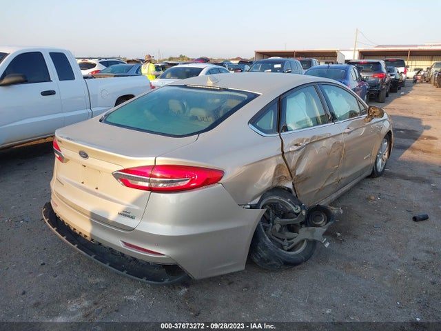 3FA6P0LU3KR272717 Ford Fusion Hybrid Se