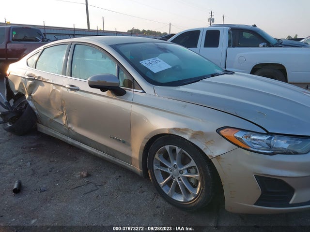 3FA6P0LU3KR272717 Ford Fusion Hybrid Se