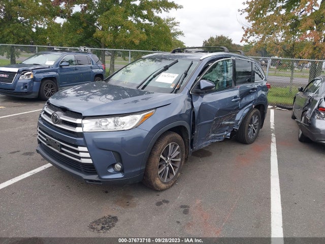 2018 TOYOTA HIGHLANDER XLE VIN: 5TDJZRFH1JS496470