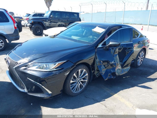 58AD21B15LU006756 Lexus ES