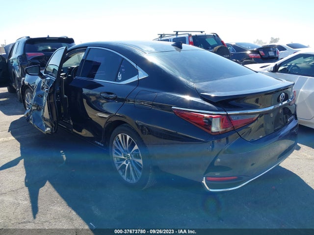 58AD21B15LU006756 Lexus ES