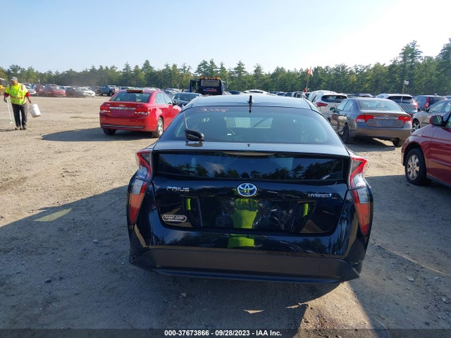 Toyota Prius Four 2016 JTDKARFU3G3025987 Image 17