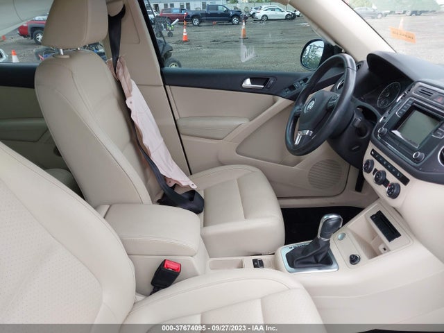 WVGBV7AX9GW606270 Volkswagen TIGUAN S