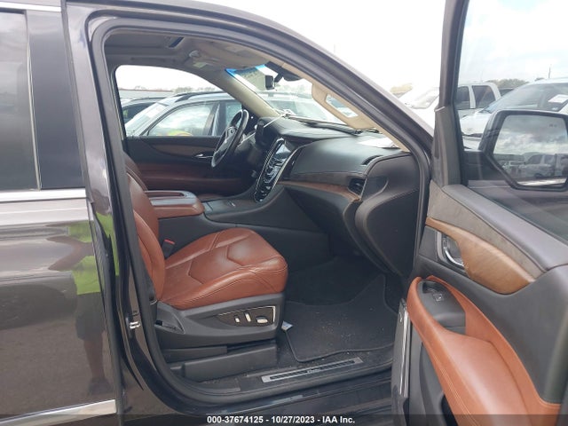 2018 CADILLAC ESCALADE ESV LUXURY VIN: 1GYS3HKJ2JR268317