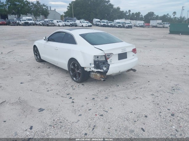 2010 AUDI A5 WAUCKAFR3AA073018 Photo 2