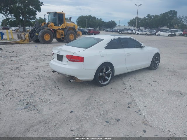 2010 AUDI A5 WAUCKAFR3AA073018 Photo 3