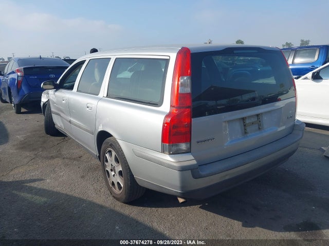 2002 VOLVO V70 VIN: YV1SW61R022230744