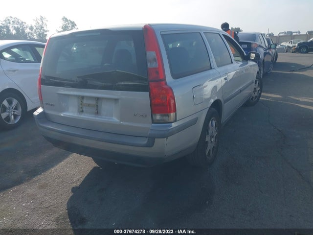 2002 VOLVO V70 VIN: YV1SW61R022230744
