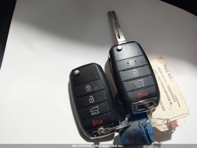 5XYPG4A36KG550780 KIA SORENTO LX