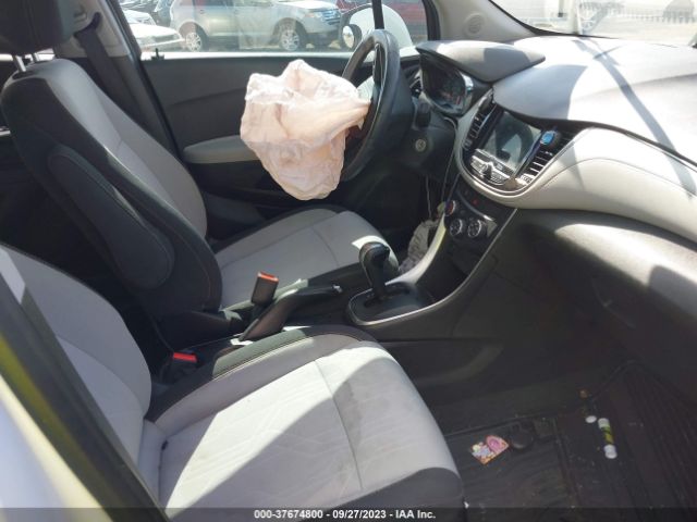 2019 CHEVROLET TRAX 3GNCJLSB6KL139895 Photo 4