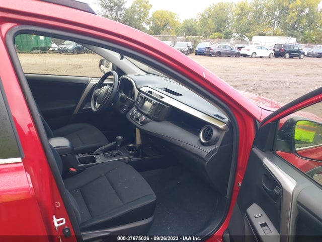Toyota RAV4 LE 2016 JTMBFREV8GJ055235 Image 5