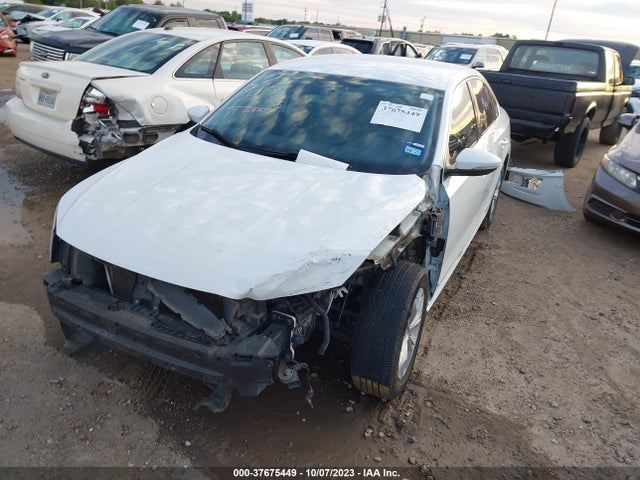 1VWAS7A31GC055563 Volkswagen Passat 1.8t S