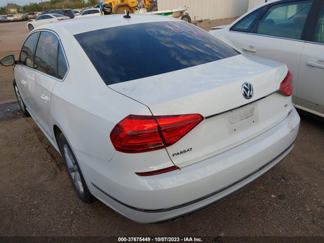 1VWAS7A31GC055563 Volkswagen Passat 1.8t S