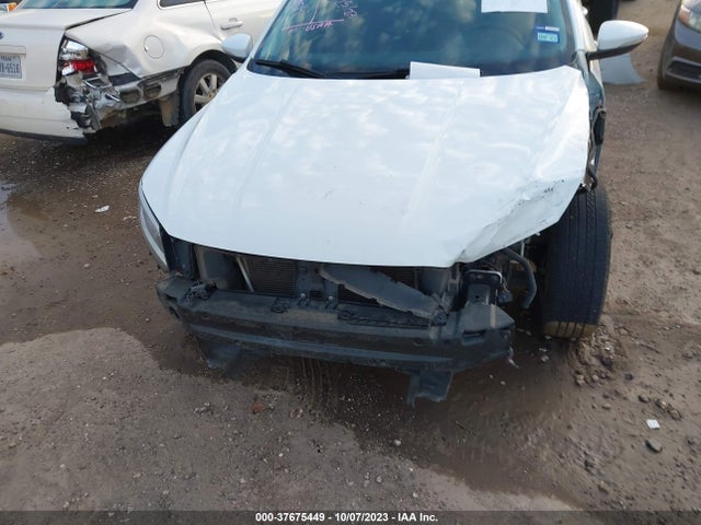 1VWAS7A31GC055563 Volkswagen Passat 1.8t S