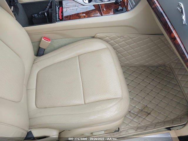 2010 JAGUAR XF SAJWA0GB3ALR52345 Photo 4
