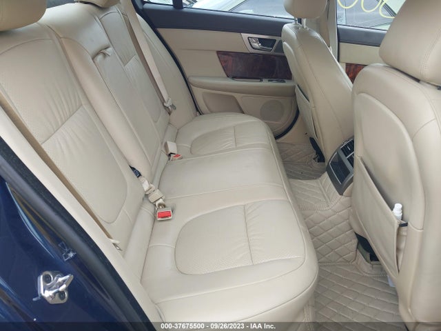 2010 JAGUAR XF SAJWA0GB3ALR52345 Photo 7