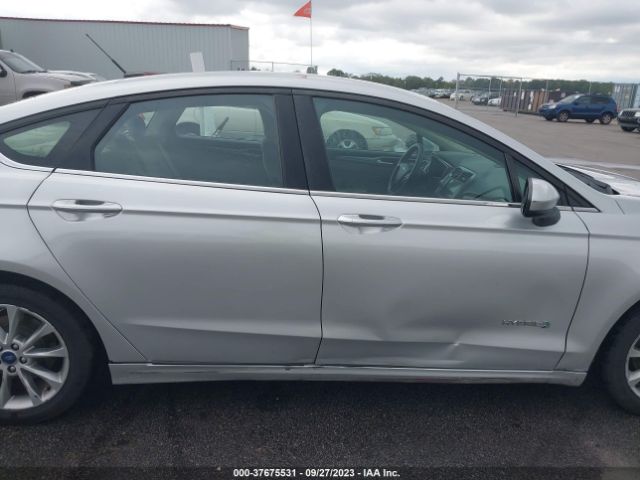 3FA6P0LU0HR301597 Ford Fusion Hybrid Se