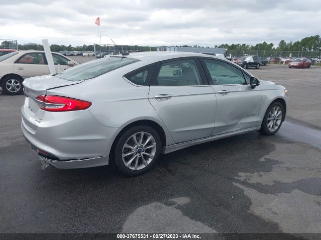 3FA6P0LU0HR301597 Ford Fusion Hybrid Se