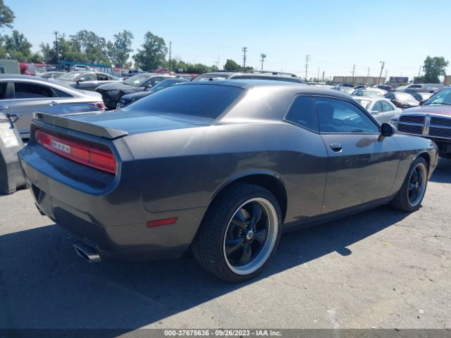 2C3CDYBT1EH261135 Dodge Challenger R/t