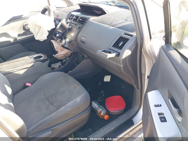 Toyota Prius V Two/three/five 2014 JTDZN3EU9E3310630 Image 5