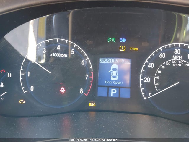 2009 HYUNDAI GENESIS VIN: KMHGC46F09U063898