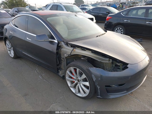 2018 Tesla 3, VIN: 5YJ3E1EB4JF074345
