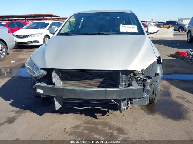 Hyundai ELANTRA SE 2017 5NPD74LF9HH081695 Image 5