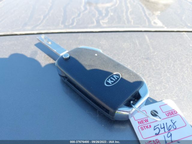 3KPF24AD2KE075807 KIA Forte Lxs