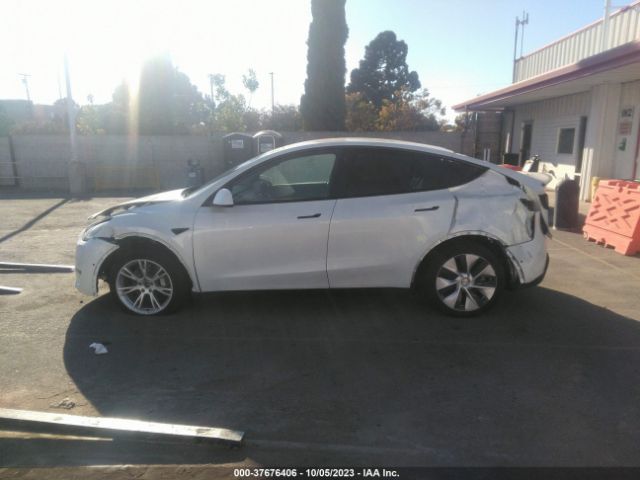 5YJYGDEE4LF016749 Tesla Model Y Long Range