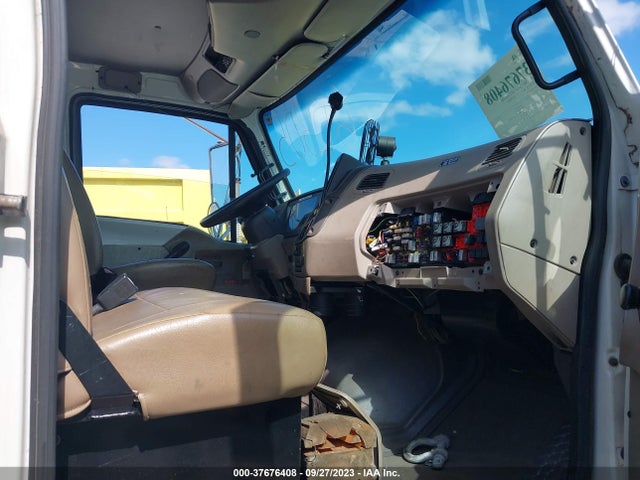 37676408 :رقم المزاد ، 2FZACGCS75AU23187 vin ، 2005 Sterling Truck Acterra مزاد بيع
