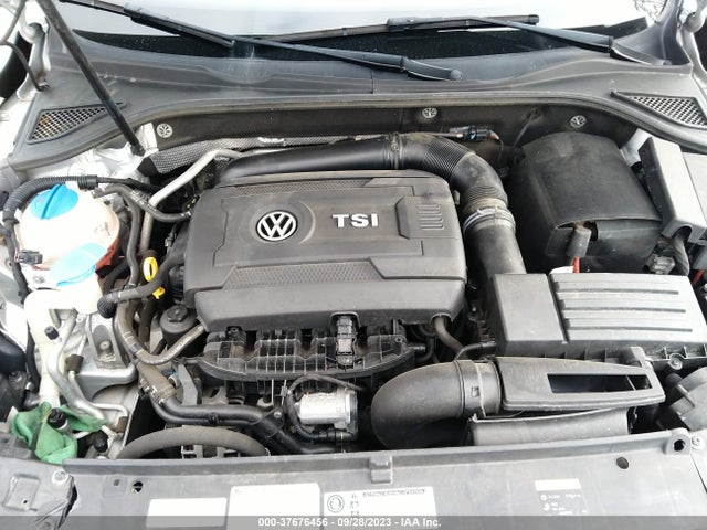1VWAT7A3XFC111155 Volkswagen Passat 1.8t Limited Edition