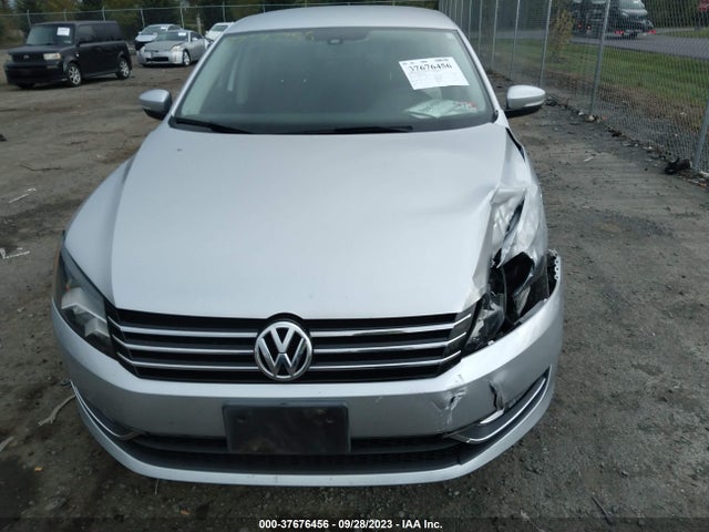 1VWAT7A3XFC111155 Volkswagen Passat 1.8t Limited Edition