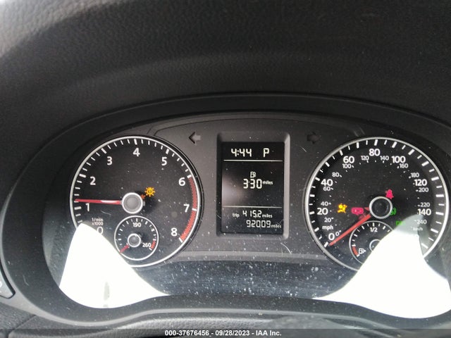 1VWAT7A3XFC111155 Volkswagen Passat 1.8t Limited Edition