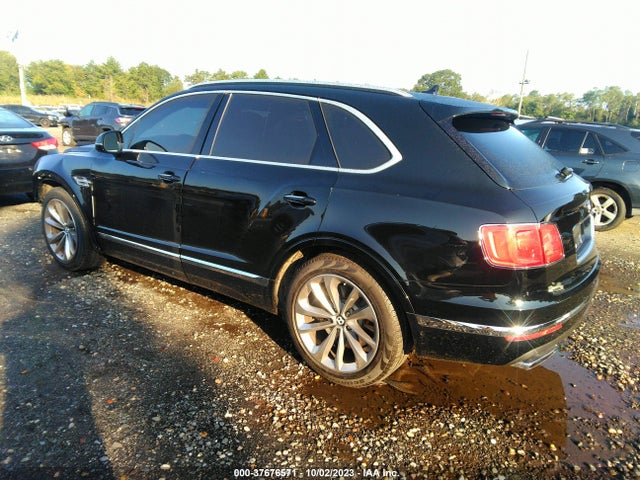 2017 Bentley Bentayga, VIN: SJAAC2ZV1HC013275