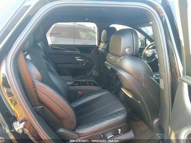 2017 Bentley Bentayga, VIN: SJAAC2ZV1HC013275