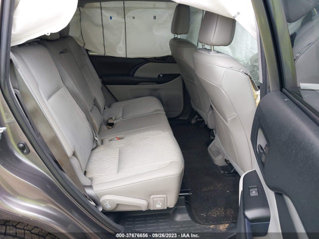 Toyota Highlander Le 2018 5TDZZRFH3JS262642 Image 8