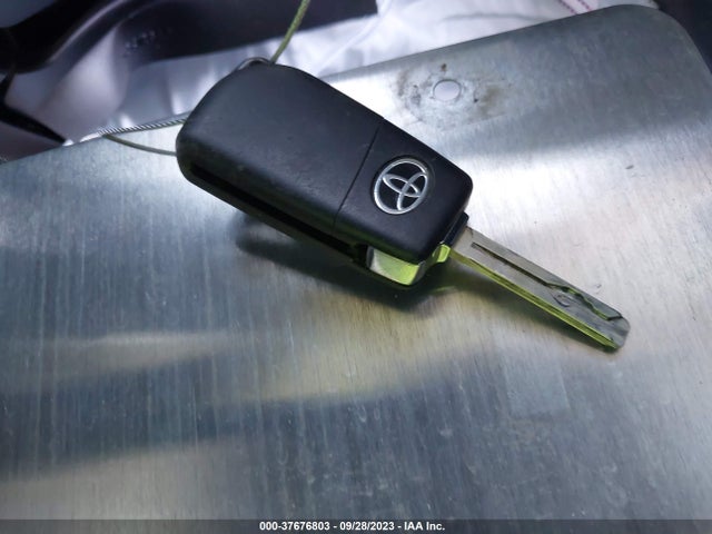 2021 TOYOTA COROLLA LE VIN: JTDEPMAE3MJ168833