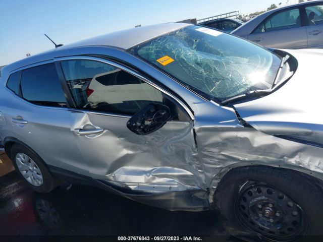 JN1BJ1CP7JW158096 Nissan Rogue Sport S