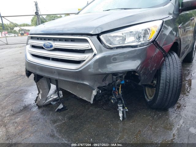 1FMCU0GD5JUD01024 Ford ESCAPE SE