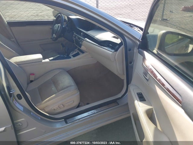 2013 LEXUS ES 350 4DR SDN VIN: JTHBK1GG0D2016509