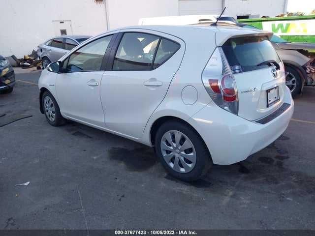 Toyota Prius C One/three/two/four 2014 JTDKDTB39E1066795 Image 3