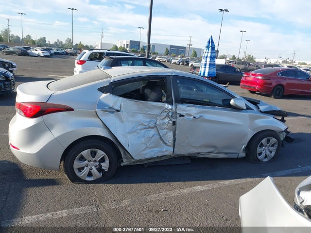 Hyundai ELANTRA SE 2016 5NPDH4AE9GH667075 Image 13