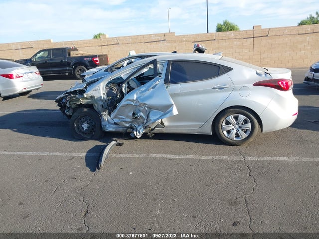 Hyundai ELANTRA SE 2016 5NPDH4AE9GH667075 Image 14